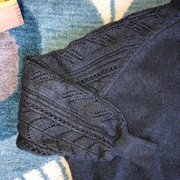 ZARA Crop Sweater - Picture 3 of 9